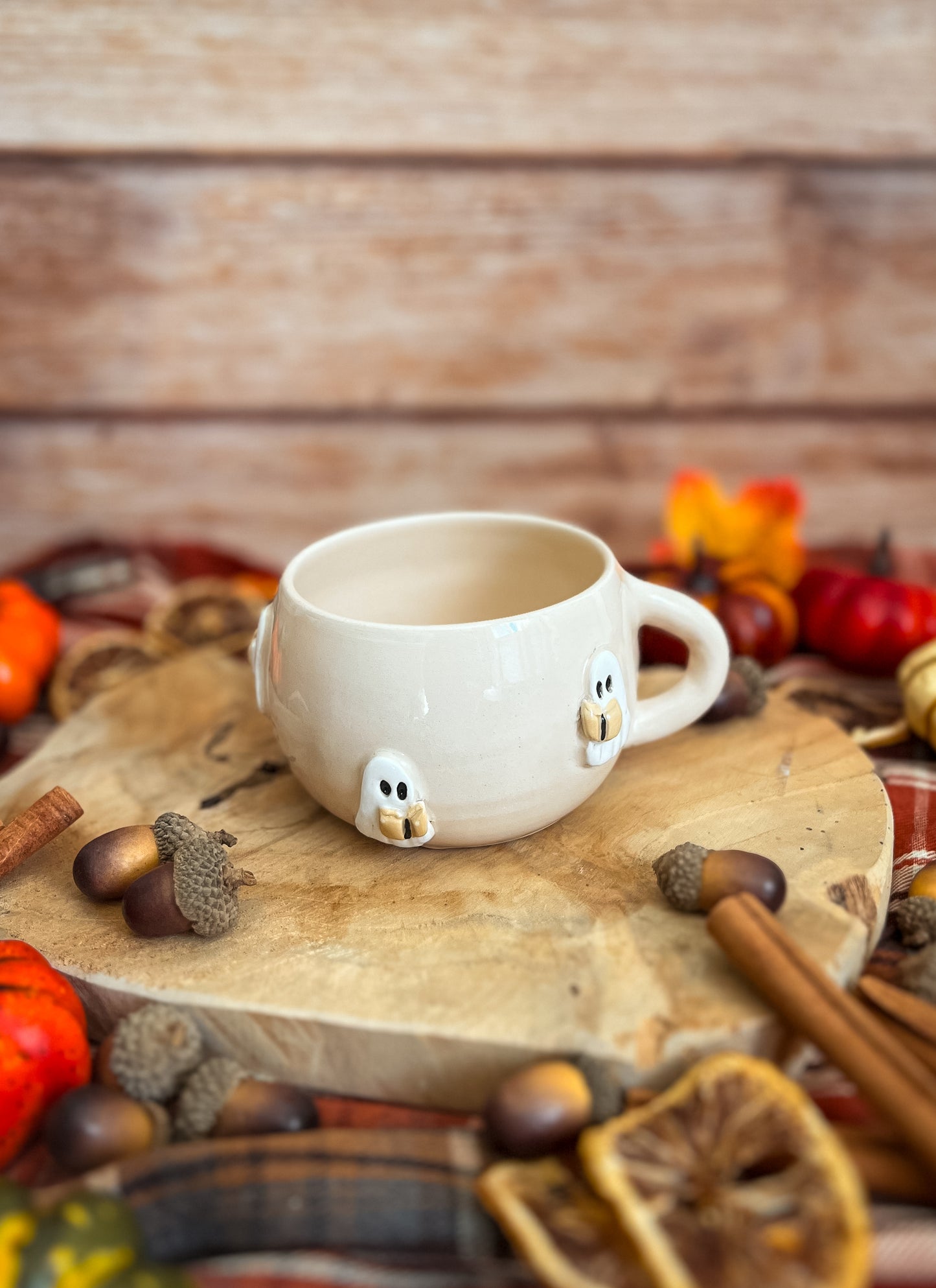 Tasse « Le Lecteur Fantôme » PRÉCOMMANDE 👻
