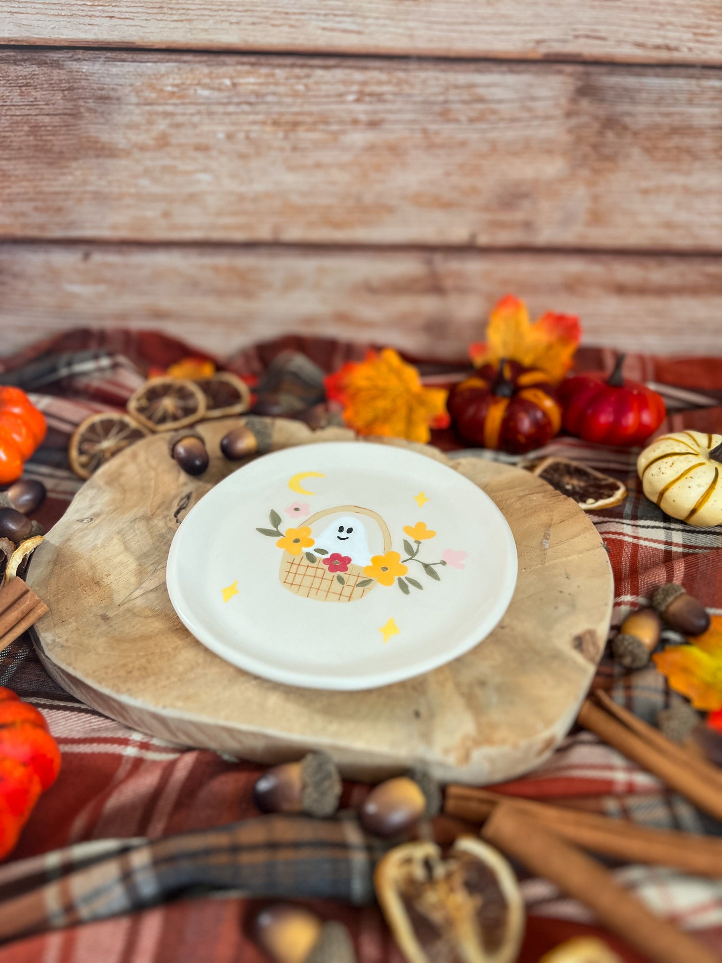 Assiette « Le Fantôme au Panier »PRÉCOMMANDE 🌻